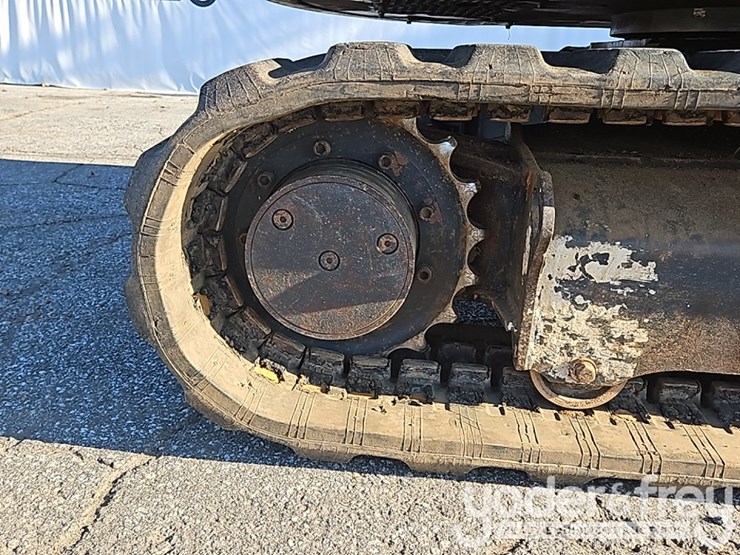 2016-kubota-kx057-4-image-11