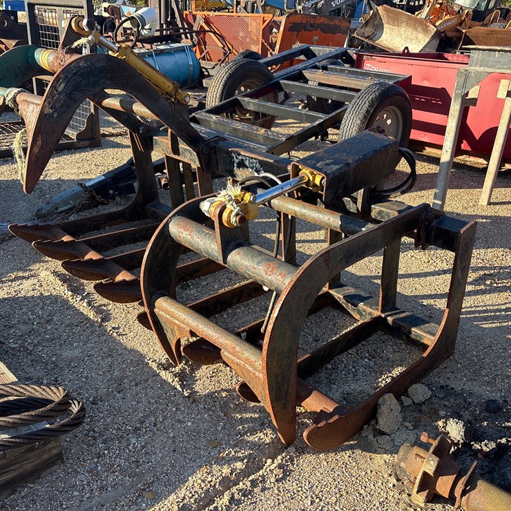 #3484 • GRAPPLE BUCKET FOR SKID STEER