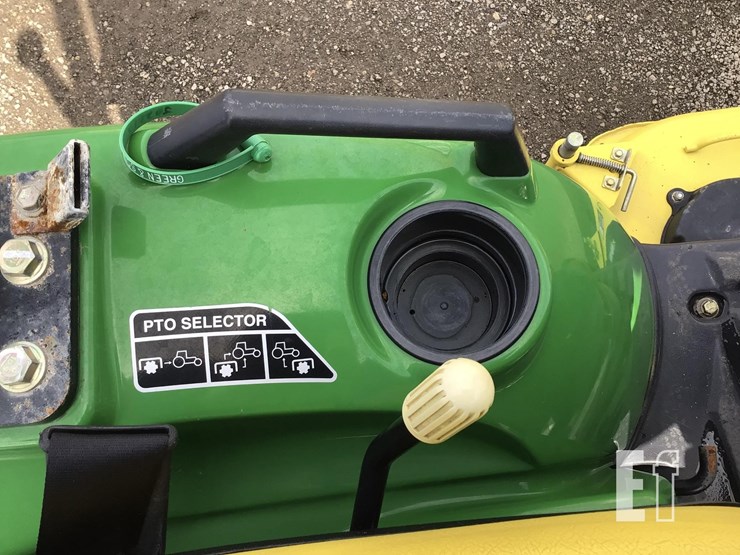 2004-john-deere-2210-image-16