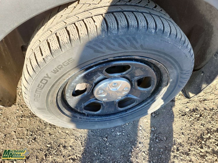 2017-ford-explorer-image-28