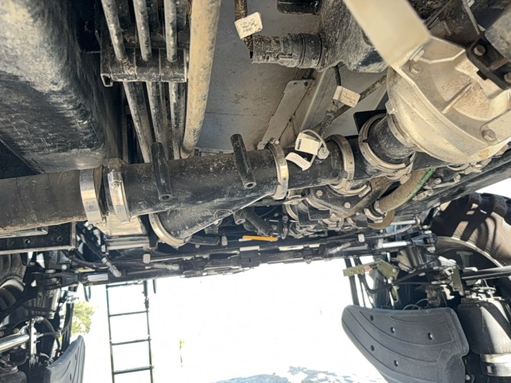 2023-case-ih-4350-patriot--sprayer-image-95