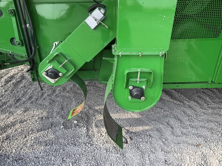 2005-john-deere-9560-sts-image-16