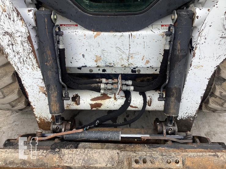 2015-bobcat-s650-image-10