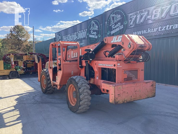 2006-lull-1044c-54-image-2