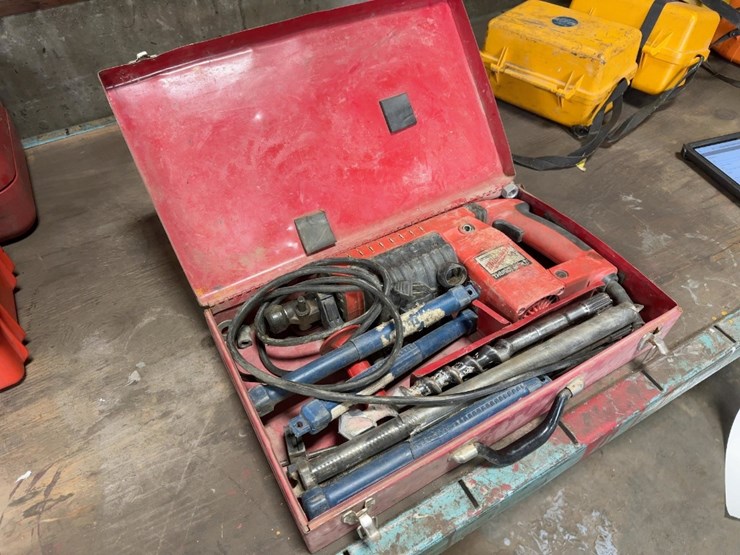 milwaukee-thunderbolt-rotary-hammer-drill-image-3