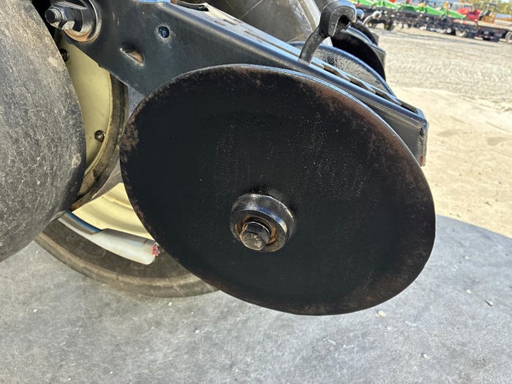 2014-kinze-3000-image-37