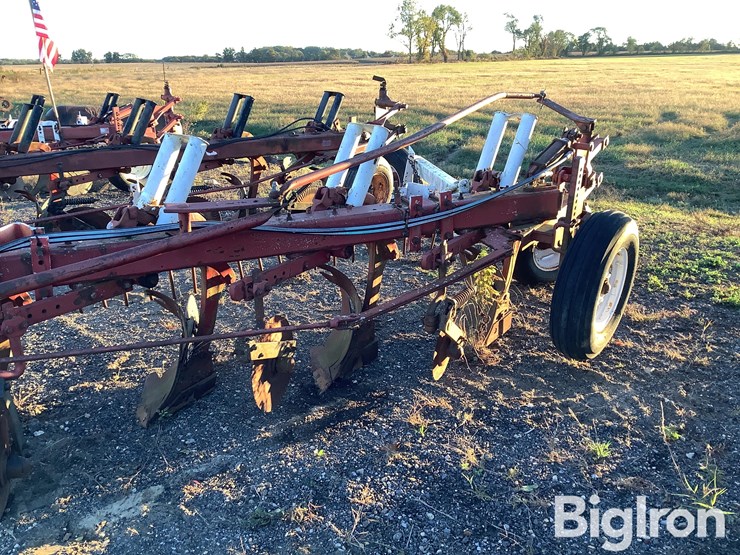 international-720-image-5