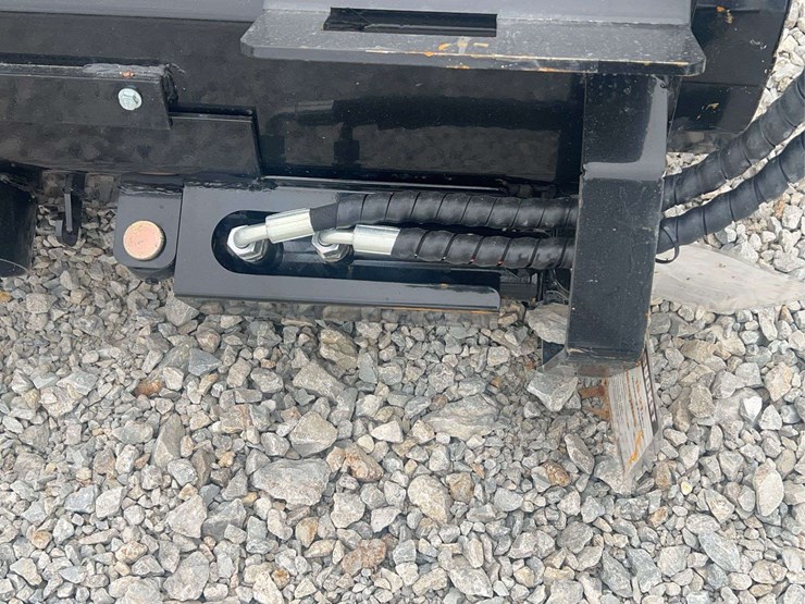 giyi-hydraulic-skid-steer-mixing-bucket-image-7