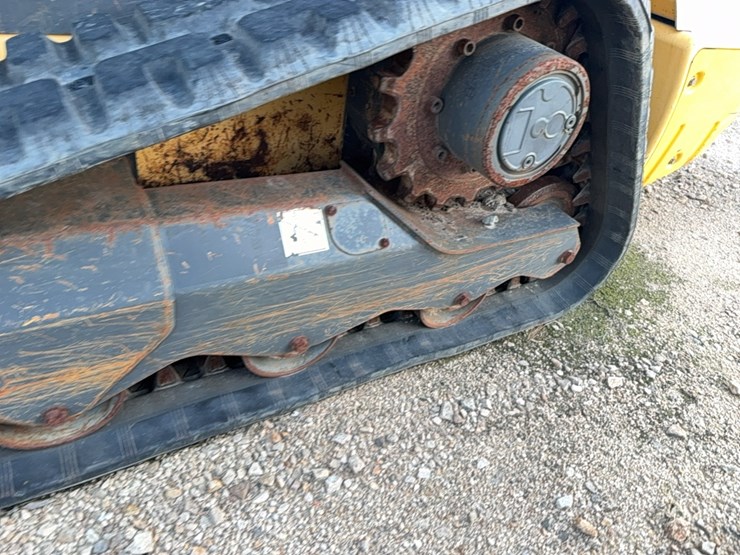 new-holland-c227-image-18