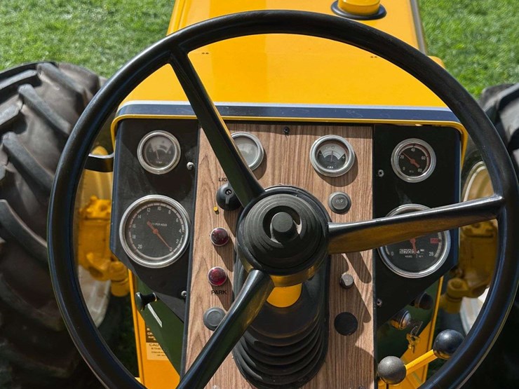 minneapolis-moline-g850-image-53