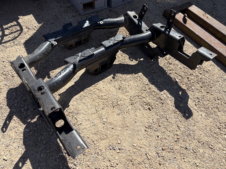 #24827-•-(2)-reciever-hitches-for-chevrolet-image-2