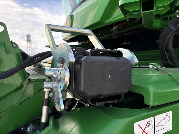 2023-john-deere-s780-image-18