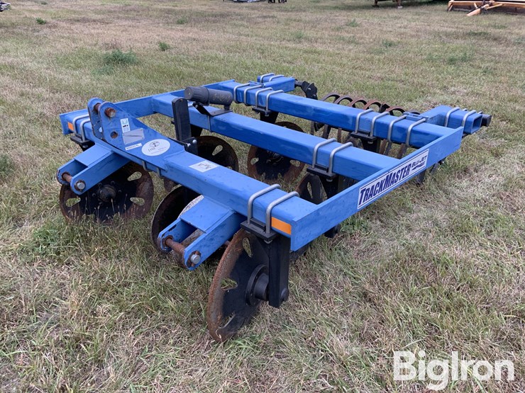 2011-blu-jet-track-master-image-1