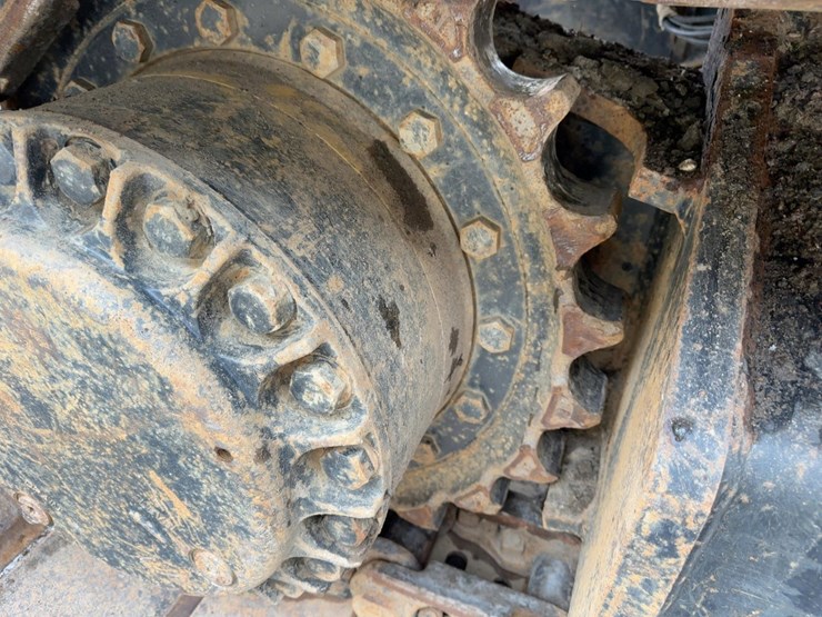 2004-caterpillar-330cl-hydraulic-excavator-image-23