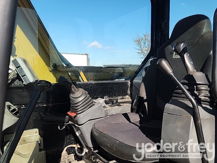 2020-caterpillar-307-image-24