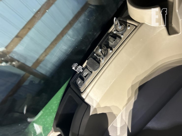 2022-john-deere-9r-590-image-73