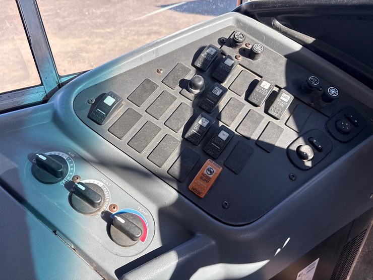 #24383-•-2009-international-bus-image-7