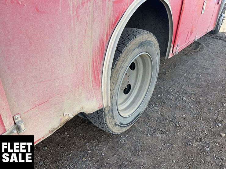 2012-ford-f550-image-16