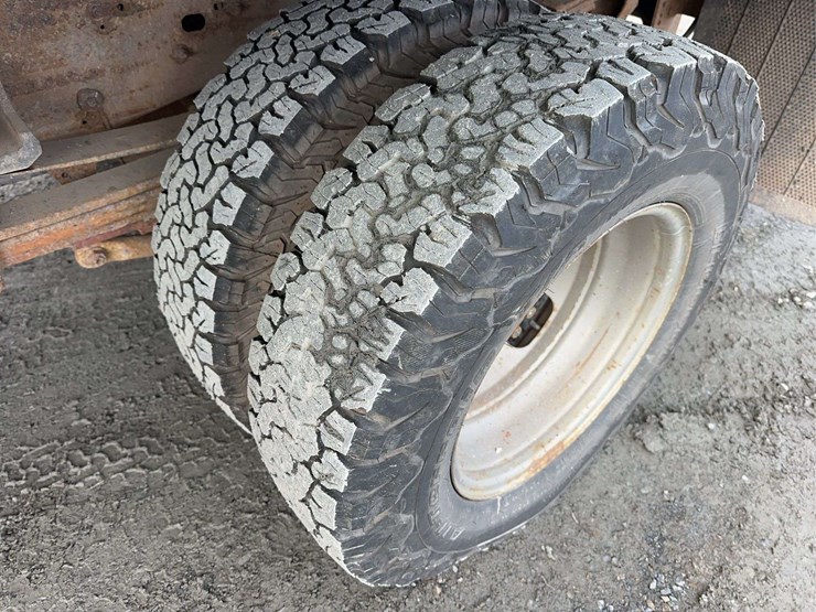 2015-chevrolet-3500hd-image-10