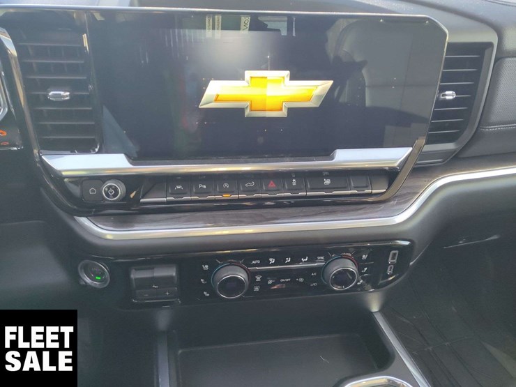 2025-chevrolet-silverado-1500-image-11