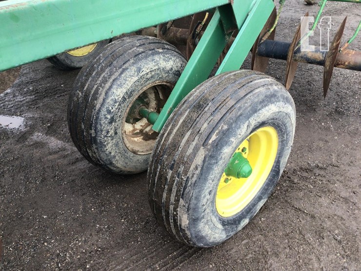john-deere-230-image-10