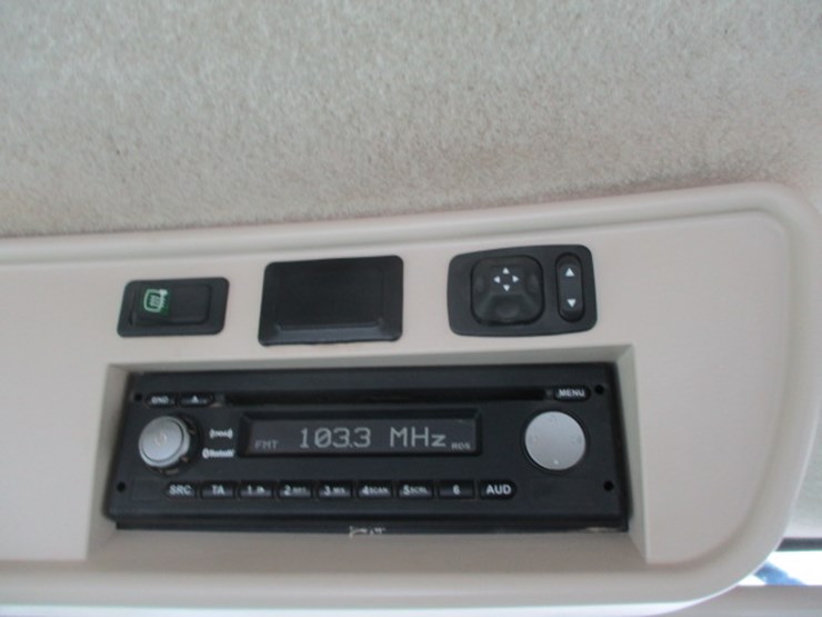 2017-john-deere-9570r-image-45