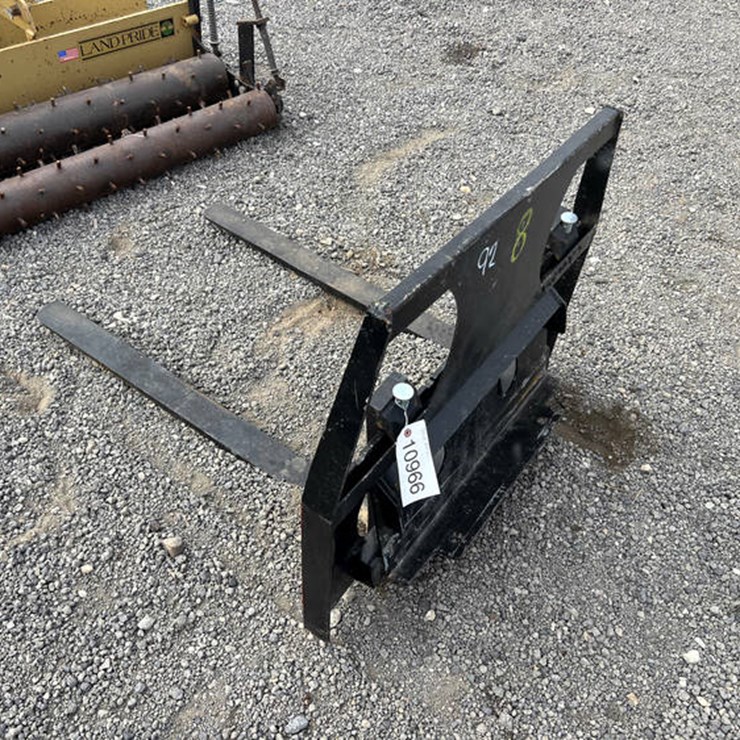 #10966 • SKID FORKS