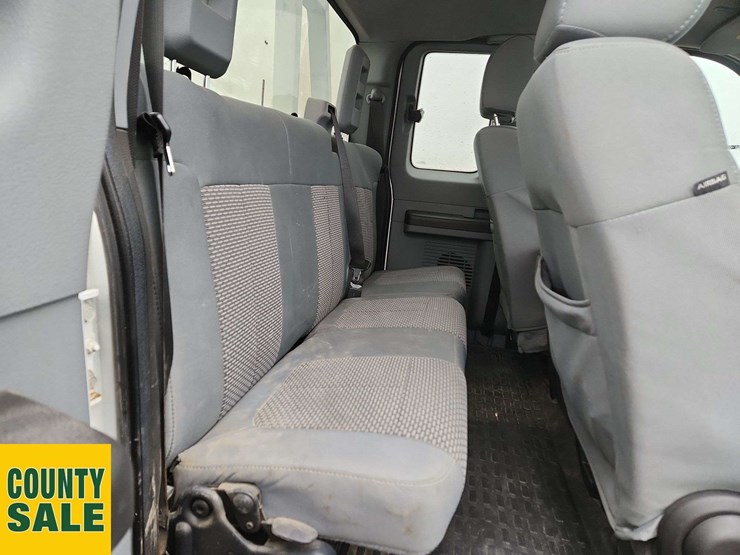 2015-ford-f550-image-18