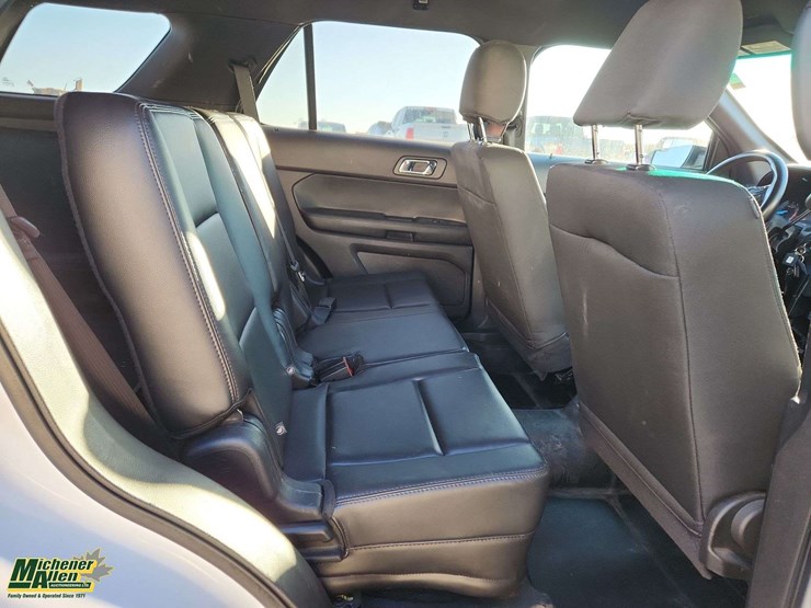 2017-ford-explorer-image-17