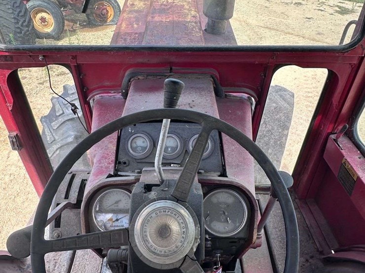 farmall-1066-hydro-image-34