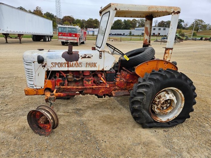 #3097-•-ih-wd4-tractor-image-2