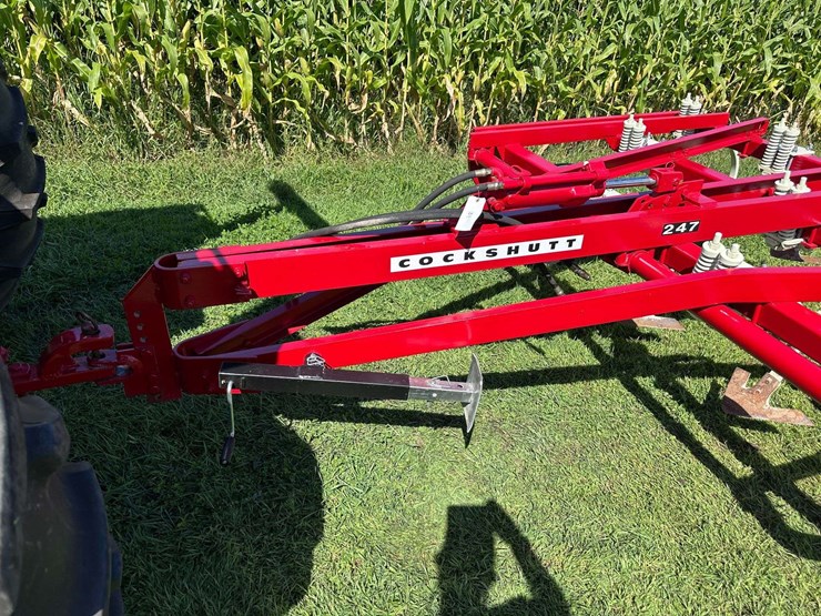 cockshutt-model-247-ripper-image-3