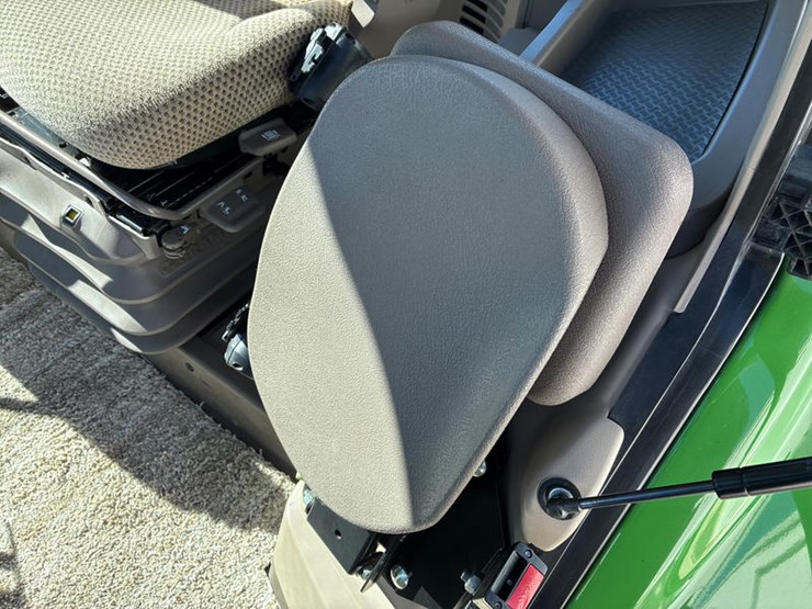 2023-john-deere-6175m-image-73