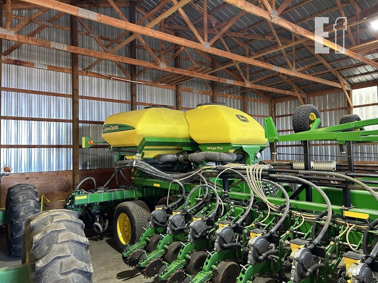 2014-john-deere-db60-image-8