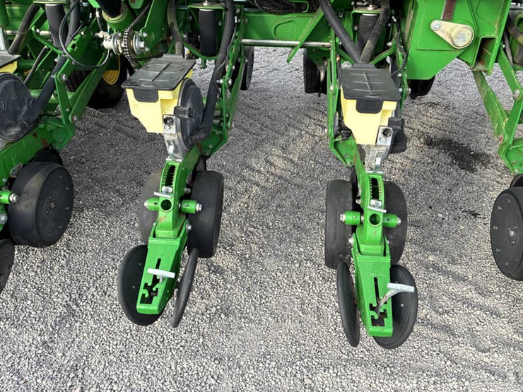 2018-john-deere-1795-image-44