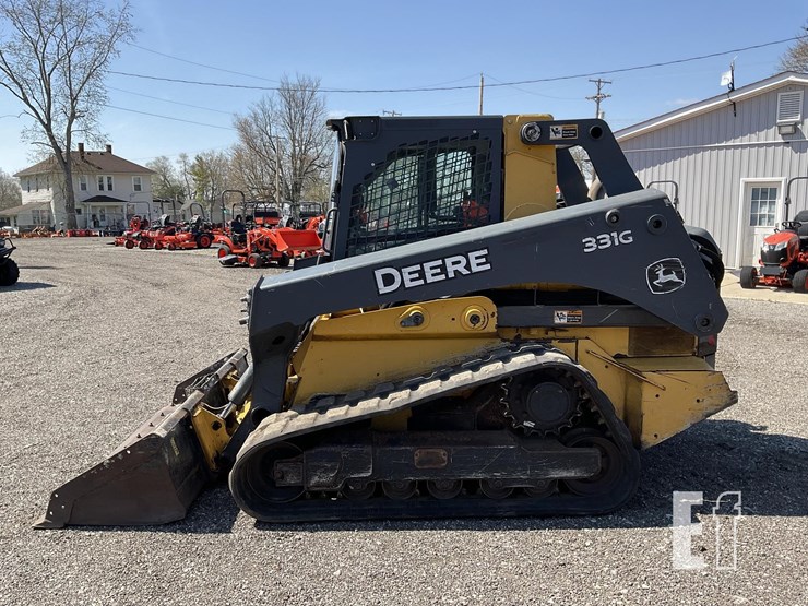 2017-deere-331g-image-2