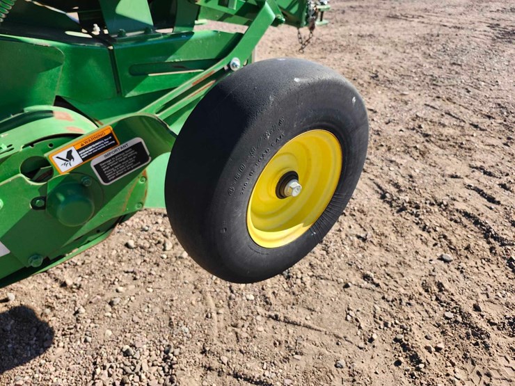 2023-john-deere-560m-image-26