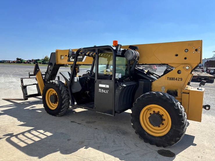 2015-caterpillar-tl943c-image-6