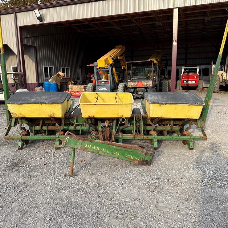 JOHN DEERE 7000