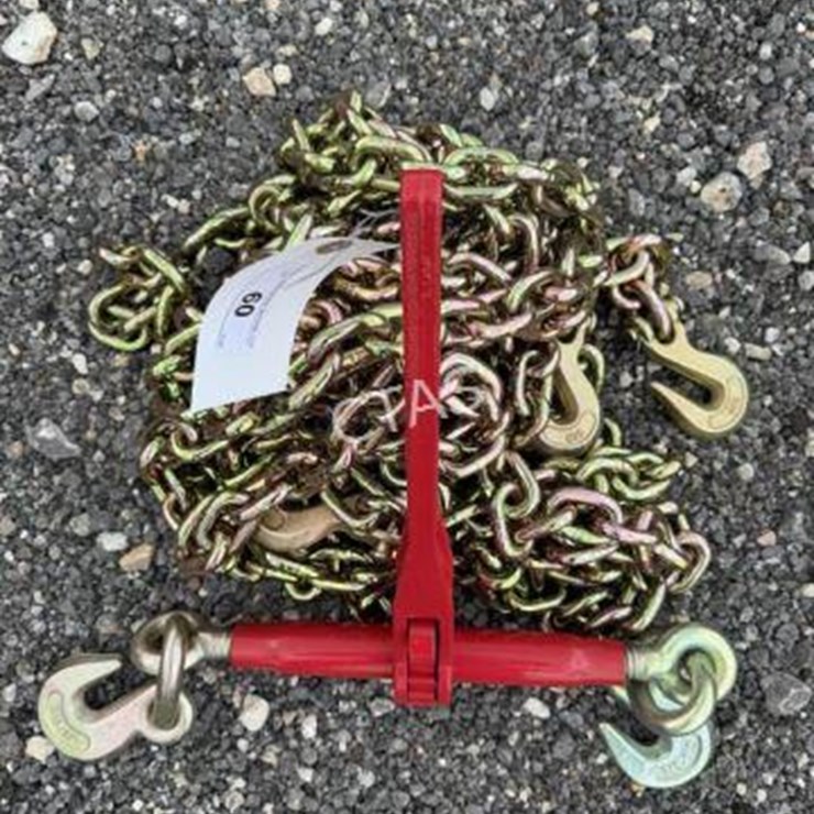 #60 • (2) 3/8" 20' Chains & (1) 9,200 lb Boomer