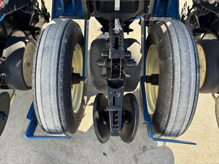 2014-kinze-3000-image-32