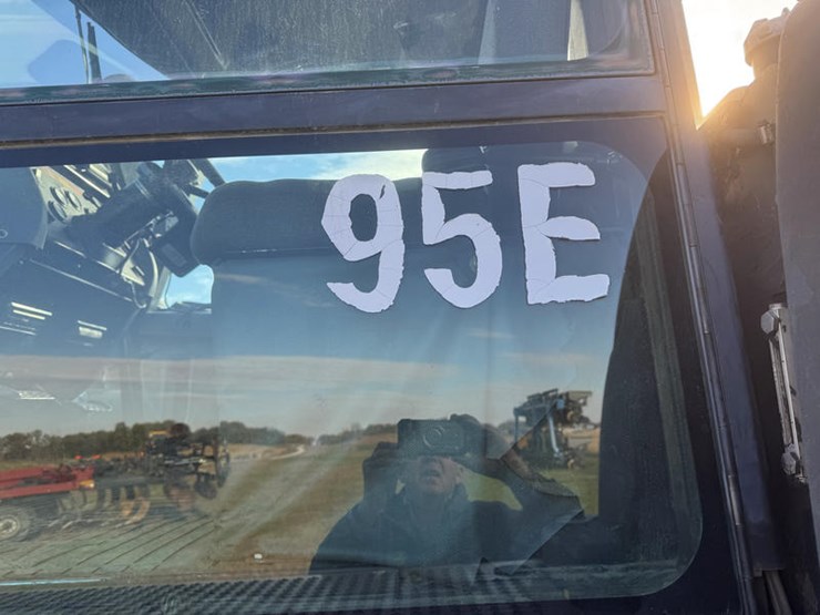 john-deere-11-image-10