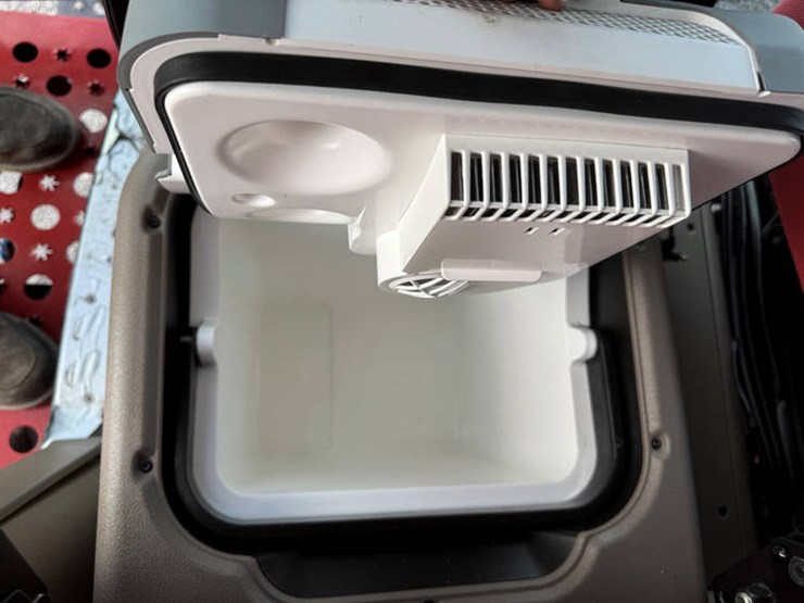 2023-case-ih-8250-image-80