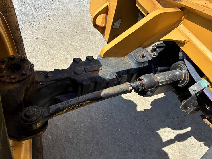 2015-caterpillar-tl943c-image-43