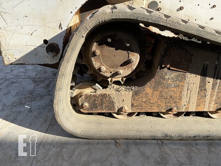 2005-bobcat-t300-image-12