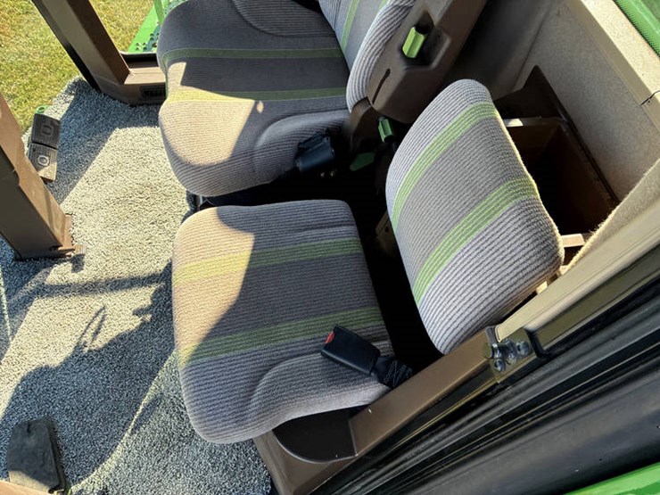 2010-john-deere-2010-image-104