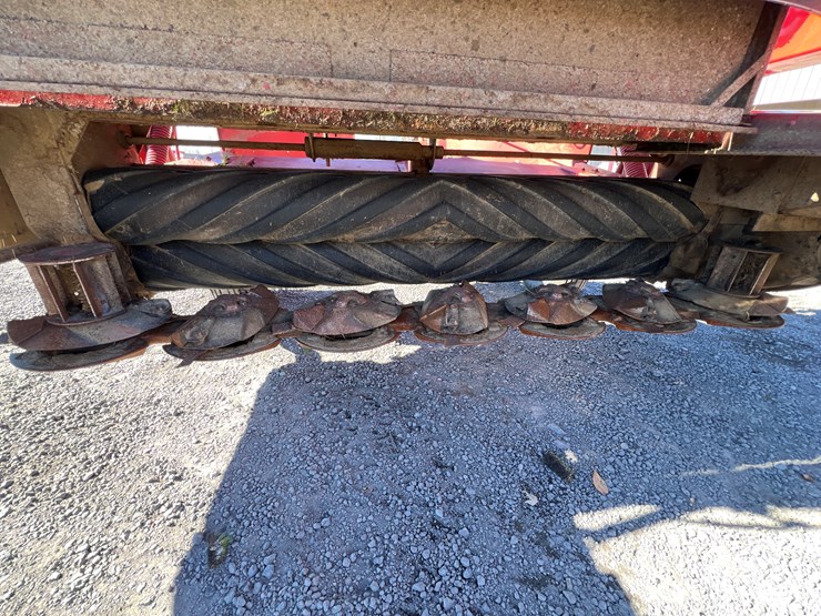 new-holland-1409-image-4