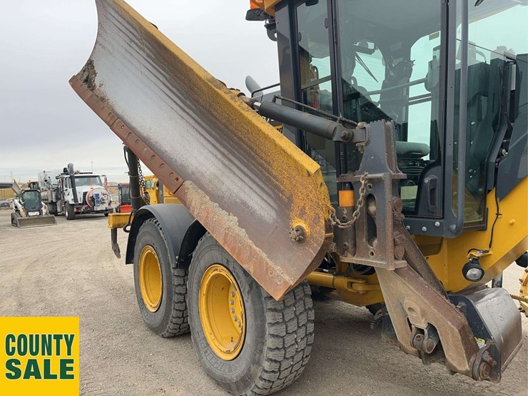 2020-deere-872gp-image-23