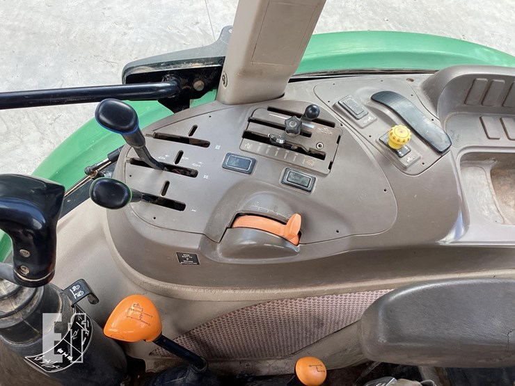 2014-john-deere-5100e-image-14