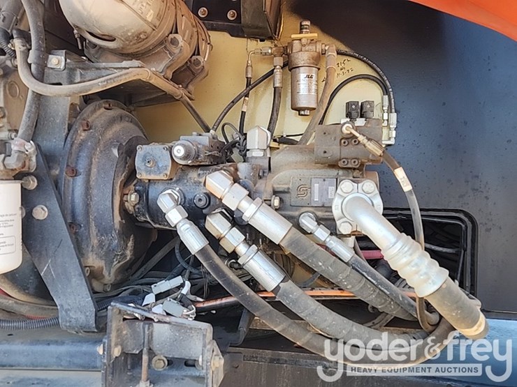 2014-jlg-800aj-image-27